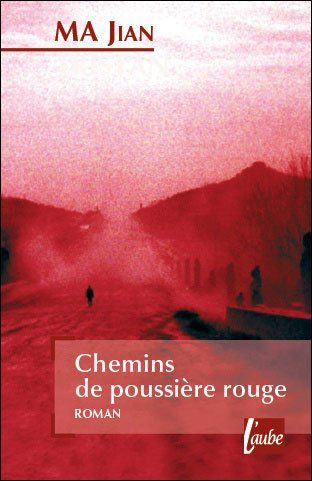Chemins de poussières rouges