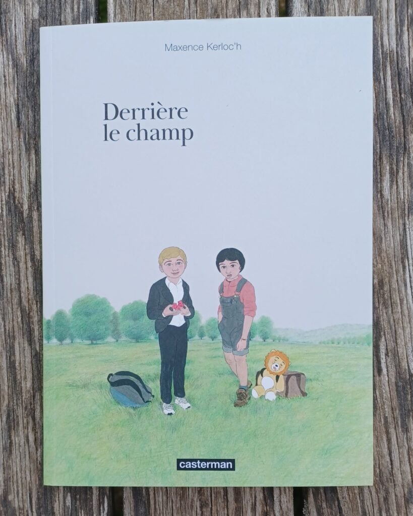 Derrière le champ