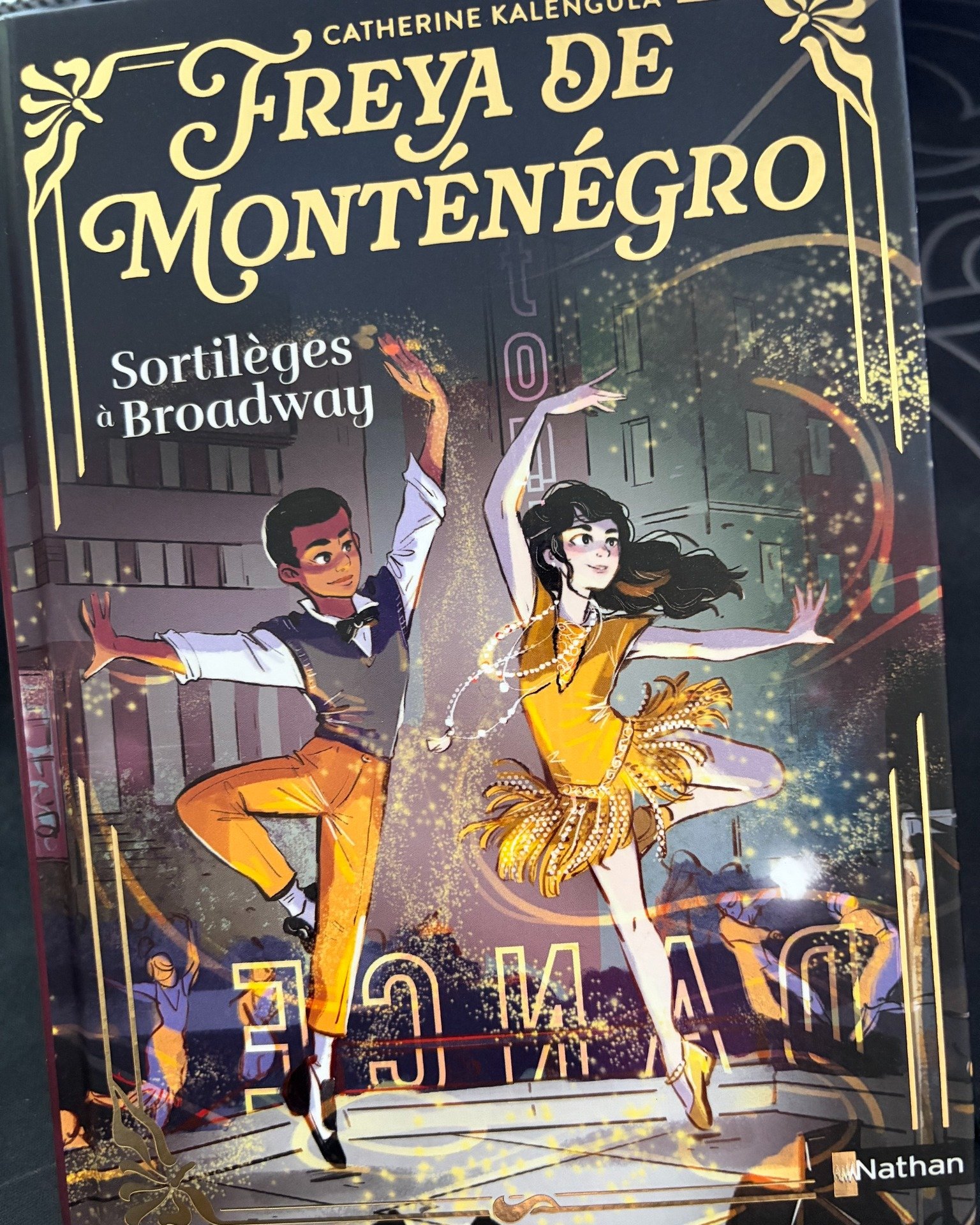 𝗙𝗿𝗲𝘆𝗮 𝗱𝗲 𝗠𝗼𝗻𝘁é𝗻é𝗴𝗿𝗼 : 𝗦𝗼𝗿𝘁𝗶𝗹è𝗴𝗲𝘀 à 𝗕𝗿𝗼𝗮𝗱𝘄𝗮𝘆